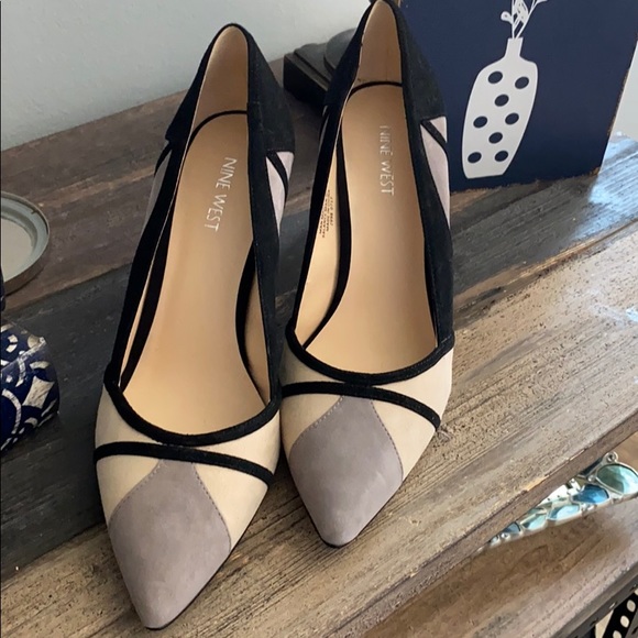 Shoes - Picture 2 of 6